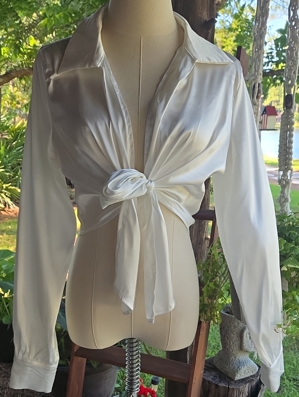 Spring Haze Cream Satin Tie Front Long Sleeve Cropped Blouse Size Large